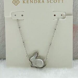 Kendra Scott Bunny Silver Short Pendant Necklac
